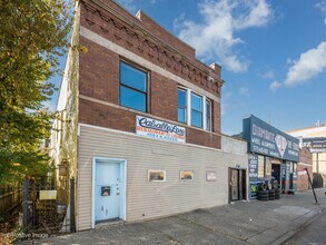 Building Photo - 4024 N Kedzie Ave
