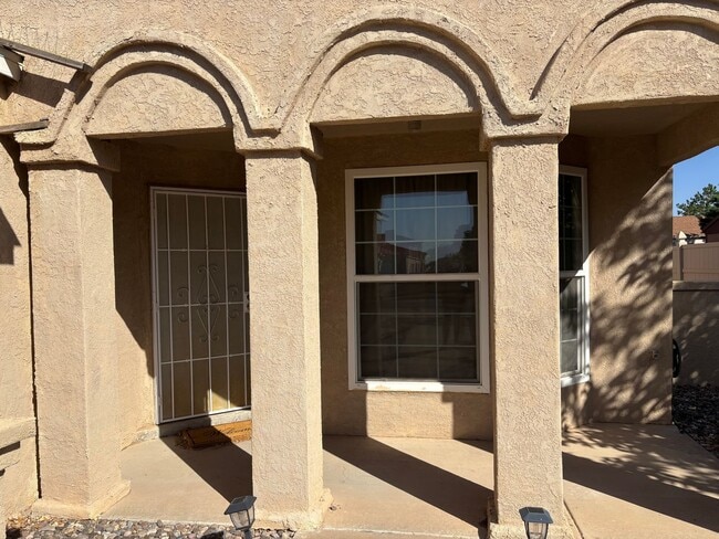 Building Photo - Charming 2 Bed, 2 Bath Home in Rio Rancho