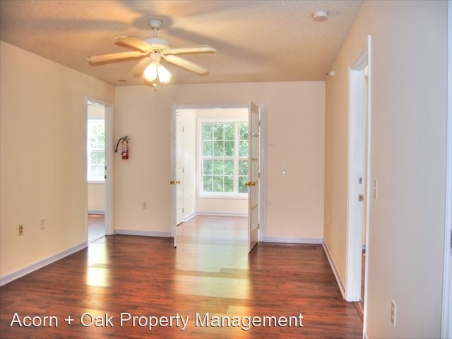 Foto principal - 3000 Centennial Woods Dr