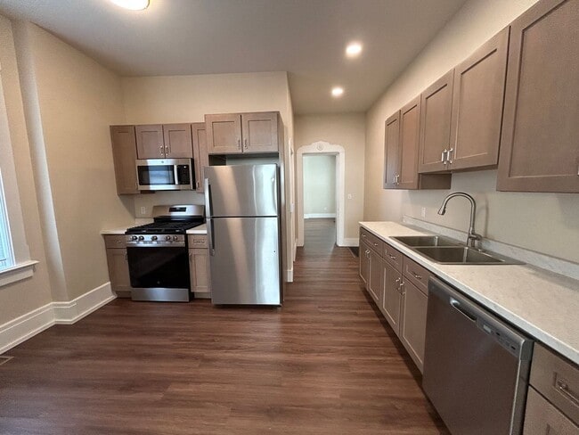 Building Photo - 1001 Kentucky St