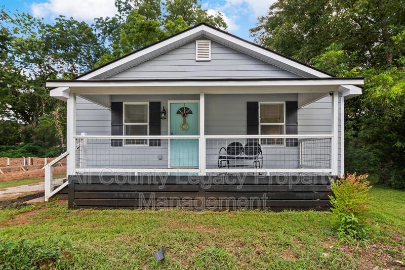 Primary Photo - 332 Turner St