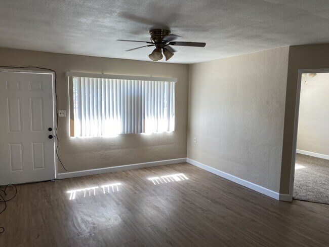 Building Photo - Recently Remodeled Cozy Two Bedroom One Ba...