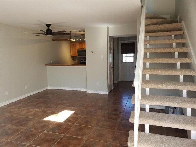 Building Photo - 4141 Whiteley Dr