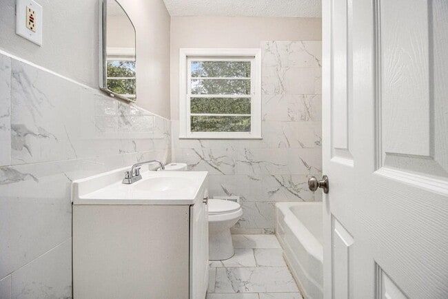 Foto del edificio - 2550 Graywall St