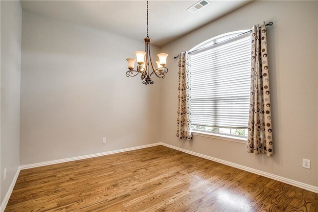 Foto del edificio - 510 Highland Ridge Dr