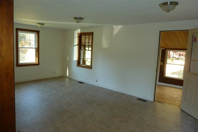 Building Photo - 268 NH-11