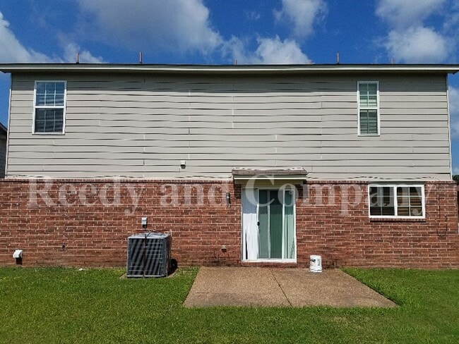 Building Photo - 10094 Chariden Dr