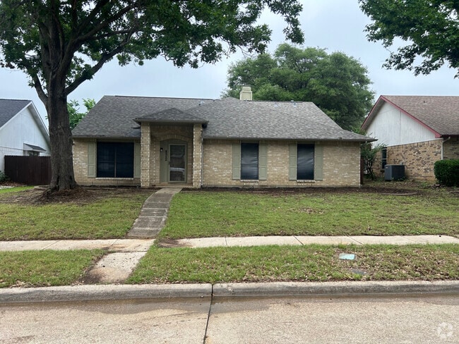 Building Photo - 4312 Avon Ct