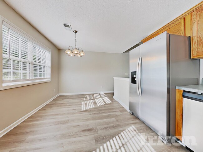 Building Photo - 103 Fairfax Dr