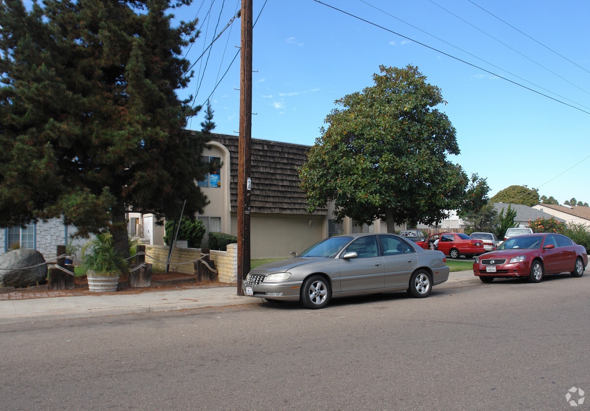 Building Photo - 800 7th St