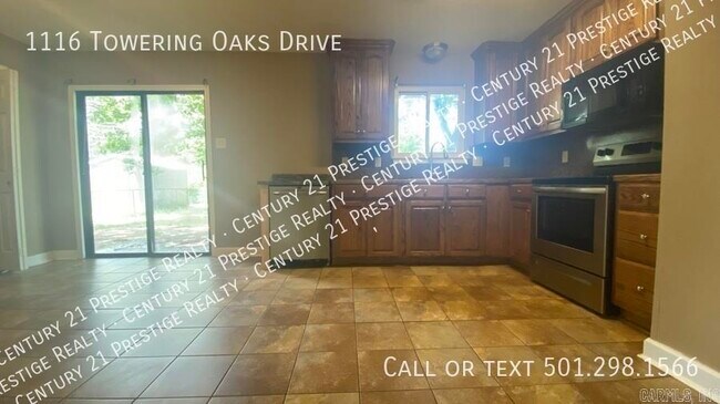 Foto del edificio - 1116 Towering Oaks Dr