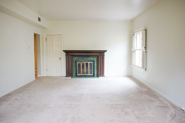 Building Photo - Spacious Nob Hill Historic Property with a...
