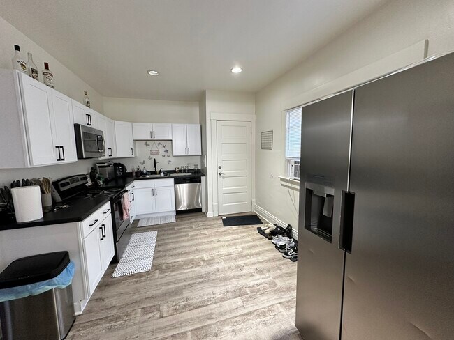 Foto del edificio - 537 S Water St