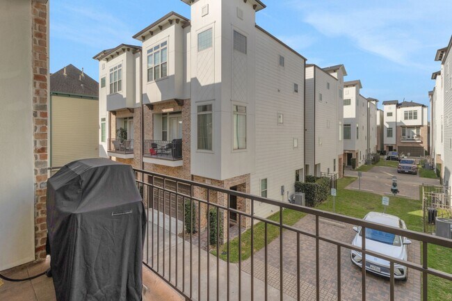 Foto del edificio - 1030 W 26th St