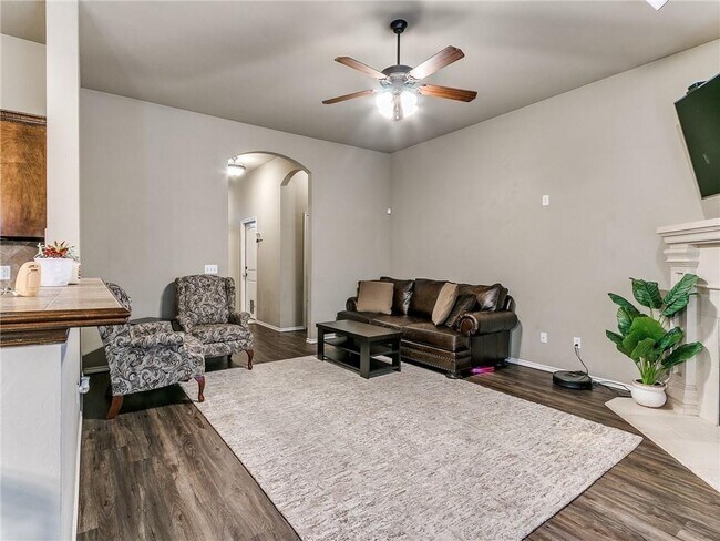 Foto del edificio - 517 Apple Tree Ln