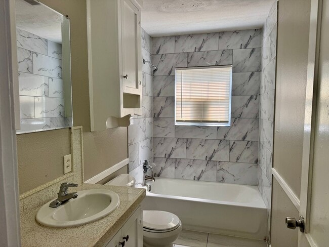 Building Photo - 3617 Bonnie Dr