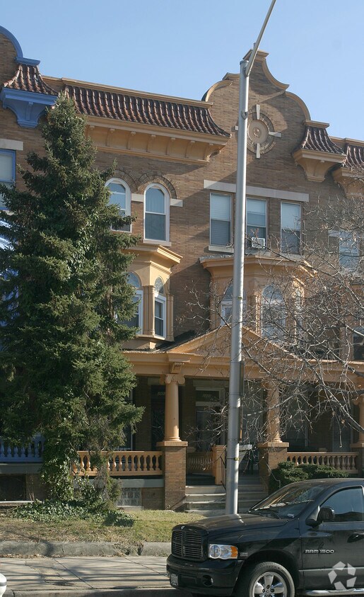 Foto del edificio - 2807 N Calvert St