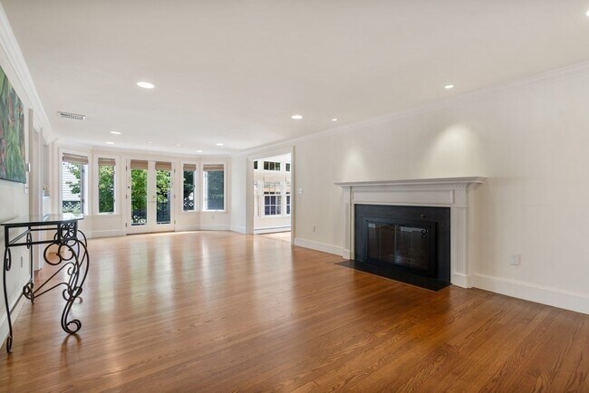 Foto del edificio - 232 Brattle St