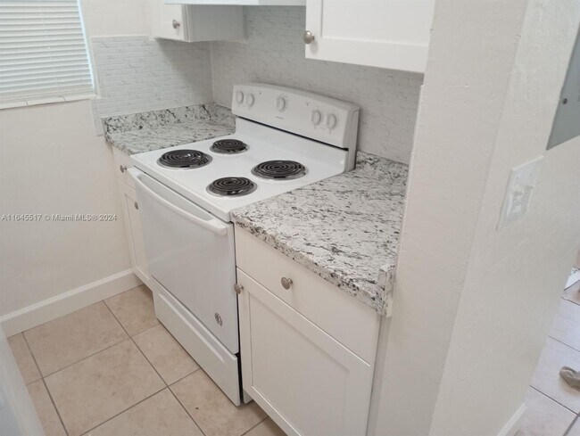 Foto del edificio - 12905 Arch Creek Rd