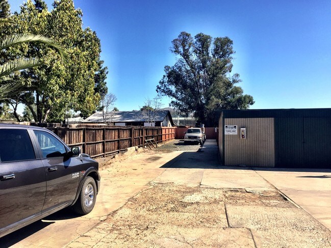 Building Photo - 1003 Bostonia St