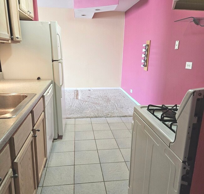 Foto del edificio - 1375 Rebecca Dr