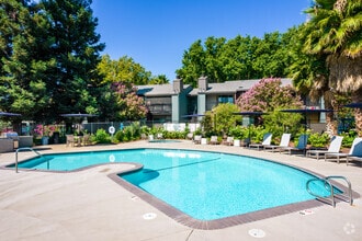 Building Photo - The Parc Apartments