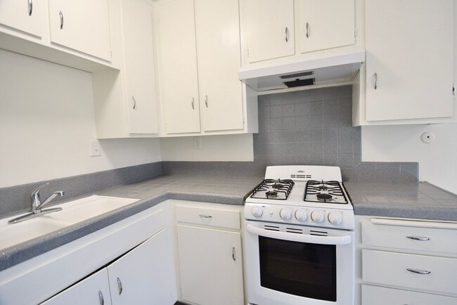 Building Photo - 10843 Kling St