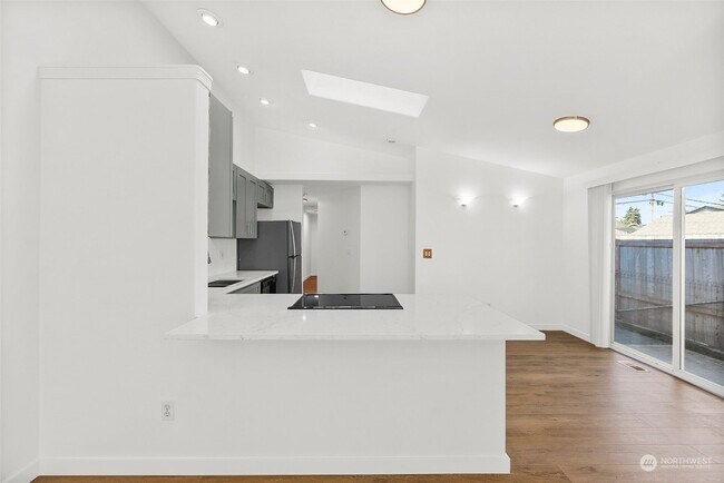 Building Photo - 4820 N Pearl St
