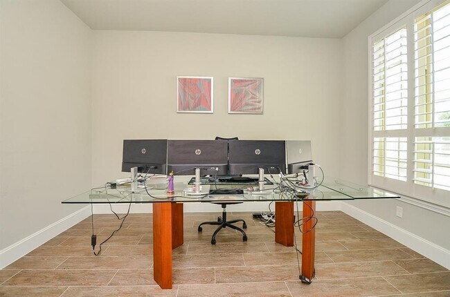 Building Photo - 27522 Blackstone Canyon Ln