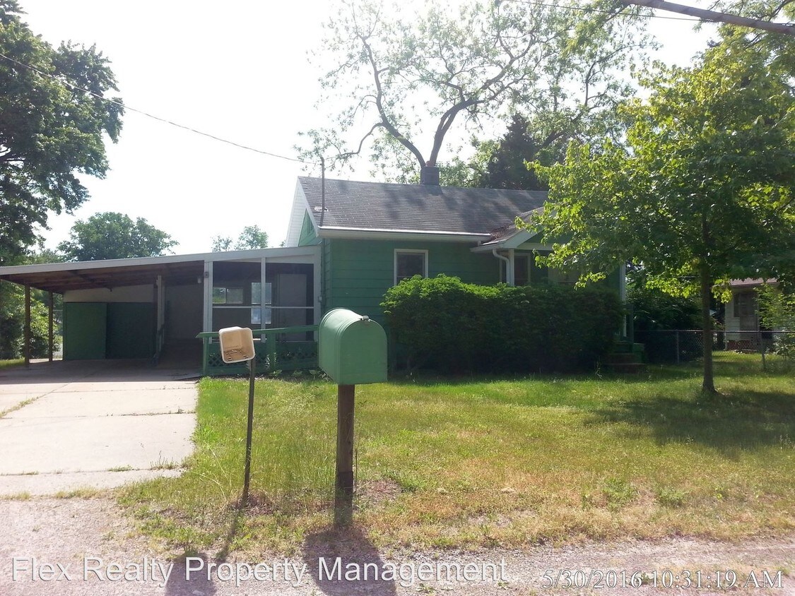 817 Clark St, Holland, OH 43528 House Rental in Holland, OH