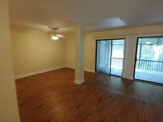 Building Photo - 2494 E Thundell Dr