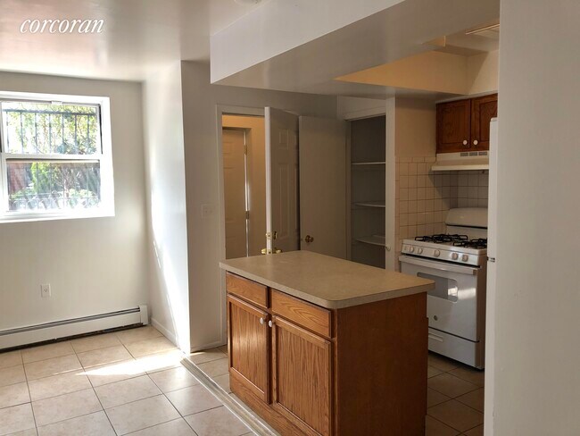 Foto del edificio - 68 Suydam St