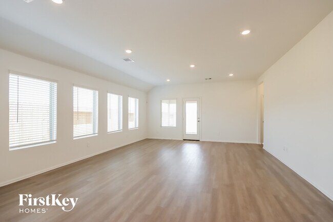 Building Photo - 22136 Juniper Crossing Dr