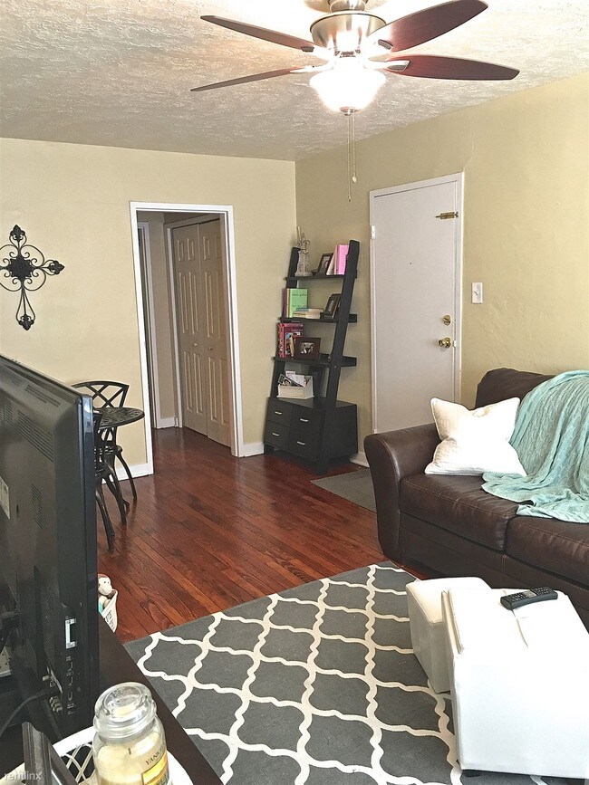 113 Parkside Ave, Mount Lebanon, PA 15228 Condo for Rent in Mount