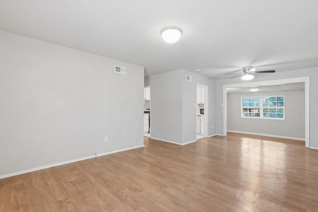 Building Photo - Ranch Style Home in Southside Savannah