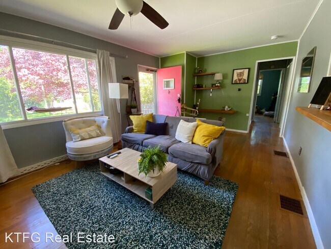 Building Photo - 3 br, 1 bath House - 1310 N. Allen St