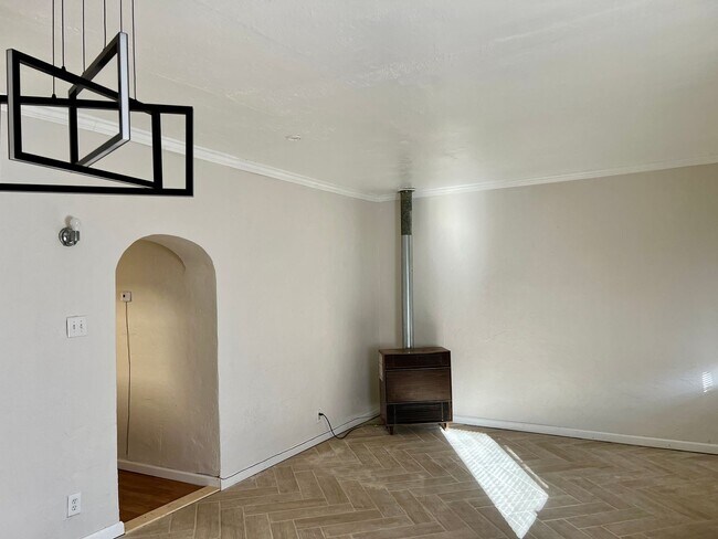 Foto del edificio - 2 Bedroom Home For Rent!