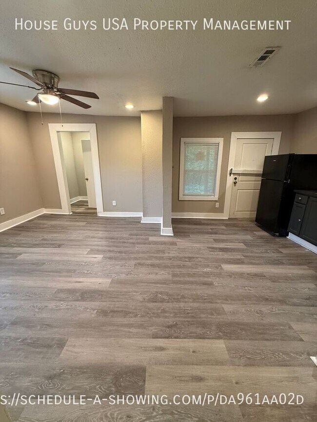 Foto del edificio - 2538 Woodland Ave