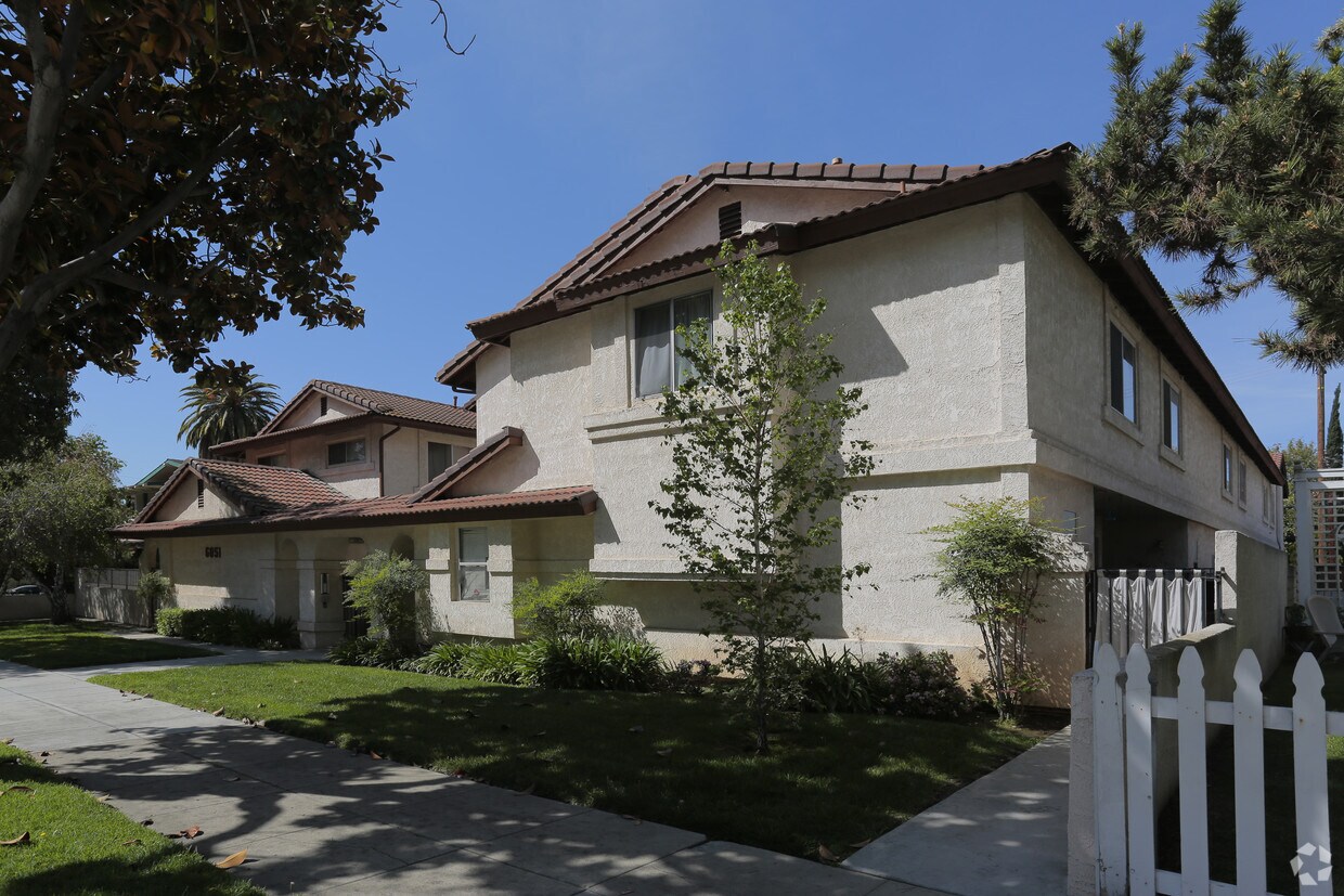 Primary Photo - 6051 Greenleaf Ave