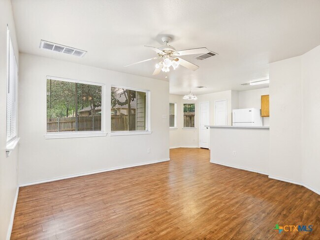 Foto del edificio - 825 Sagewood Trail