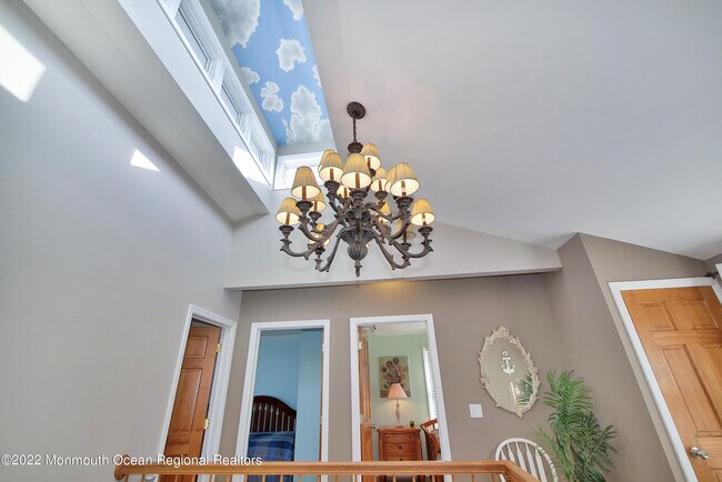 Building Photo - 121B 3rd Ave