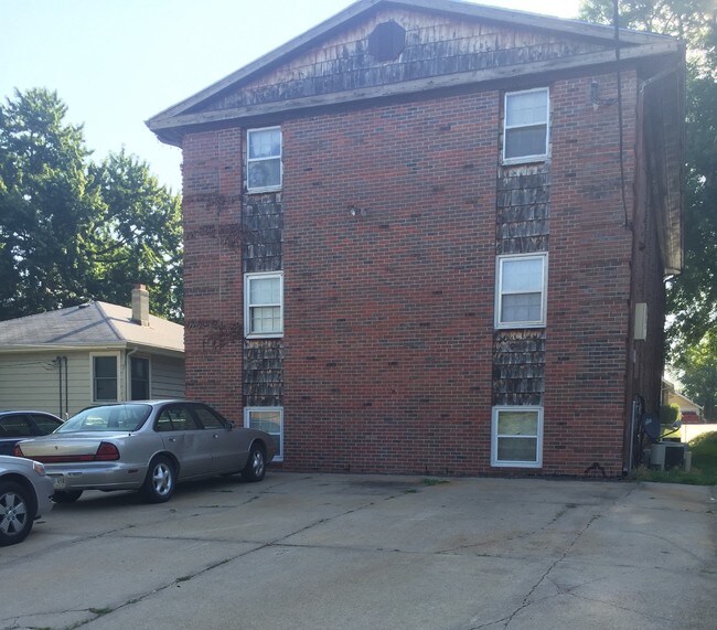 Rear Parking - 1130 S 32nd St