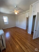 Building Photo - 170 Kenwood Ave