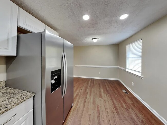 Building Photo - 605 Tower Rd