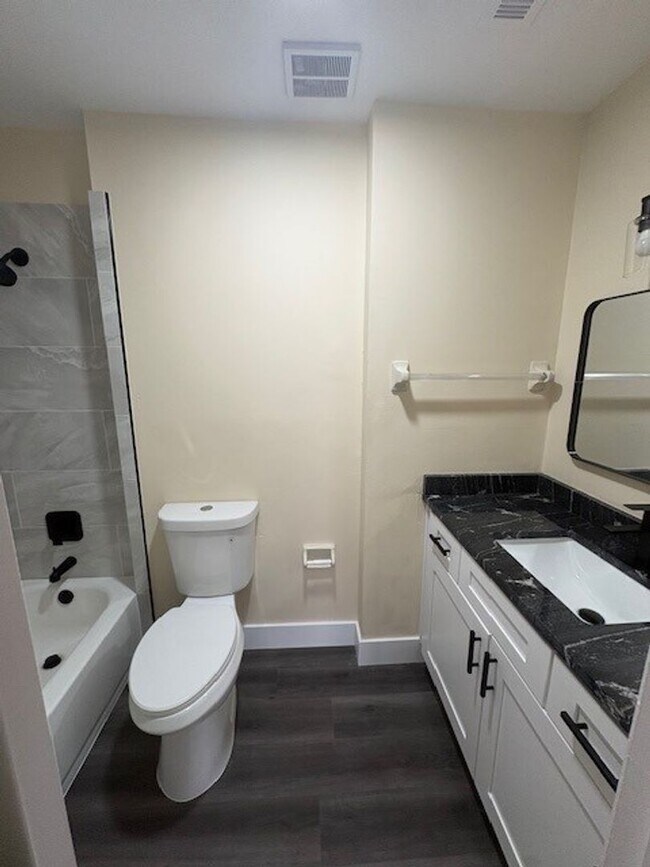 Foto del edificio - UCF AREA - Newly Remodeled 2/2.5 Townhouse in Cambridge Circle
