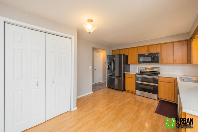 Building Photo - 10409 N Humboldt Dr