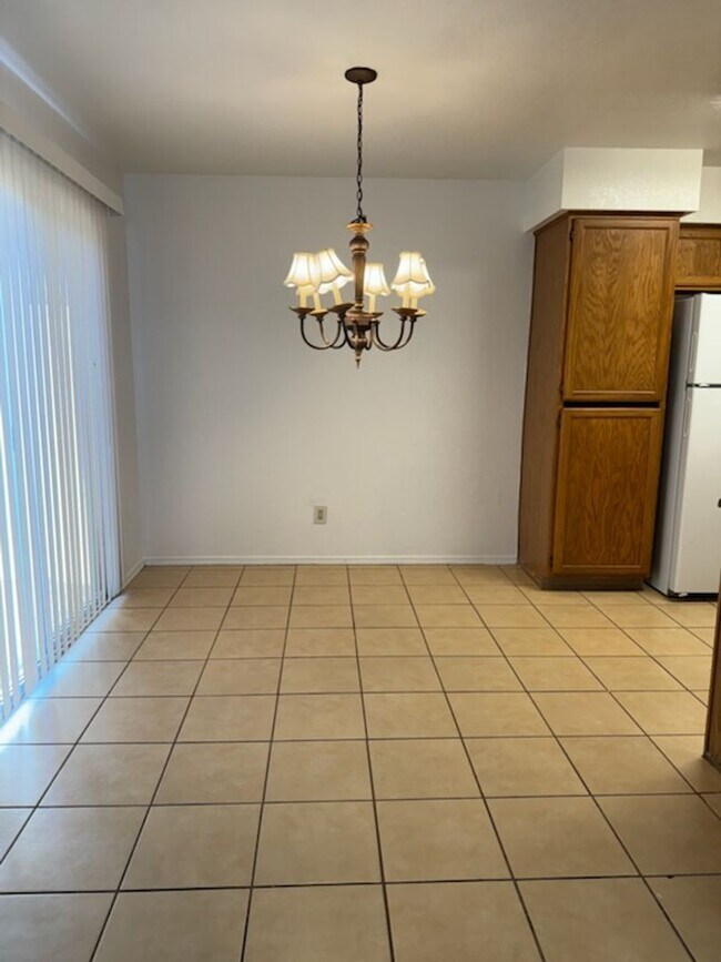 Building Photo - Scottsdale Emerald patio home available!