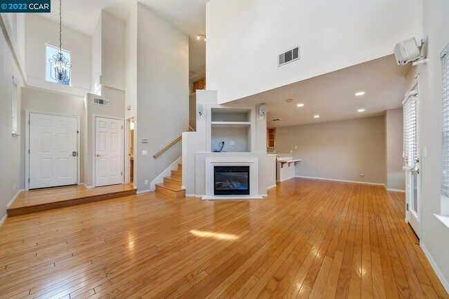 Foto del edificio - 202 Plumpointe Ln