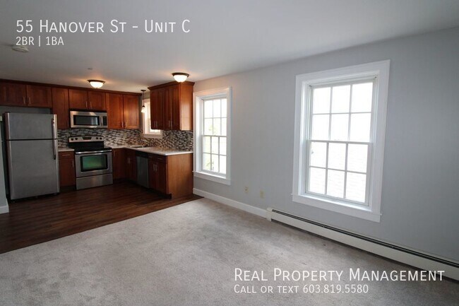 Building Photo - Available Now-  2 Bedroom Townhouse Style ...