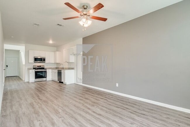 Building Photo - $1630! 3 Bed 2 1/2 Bath home in FORT WORTH!